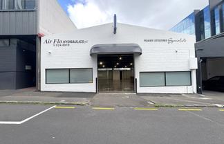 Refurbished Newmarket Standalone