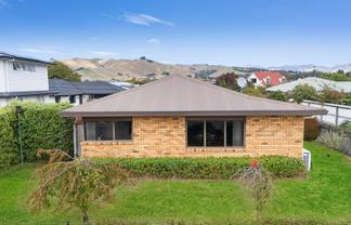 11 Buick Street, Redwoodtown
