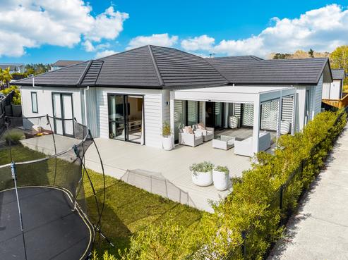 3 Houpuni Road, Wainui
