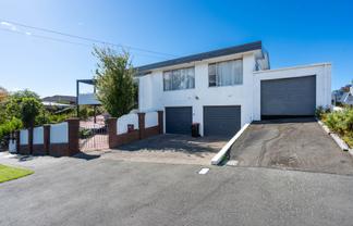 97 Easther Crescent, Kew