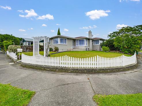 32 Langley Avenue, Milson