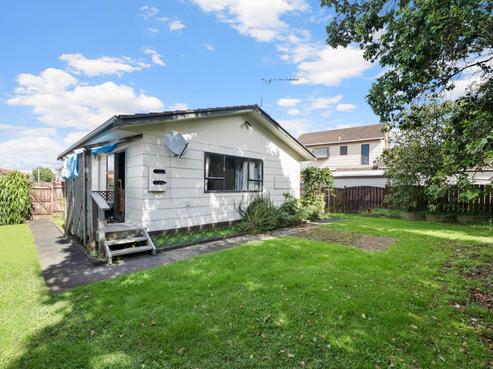397 Roscommon Road, Clendon Park