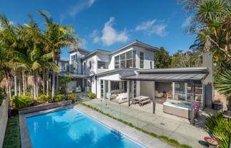 2 Pounamu Avenue, Greenhithe
