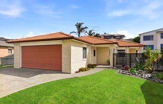 14 Chesterfield Way, Orewa