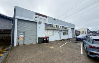 Functional Dual Warehouse with Office | 660m2