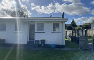 2/1A Tocker Street, Taita