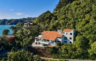 5 Rangiuru Road, Mahina Bay, Eastbourne