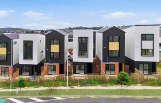 16 Vista Estate Boulevard, Flat Bush