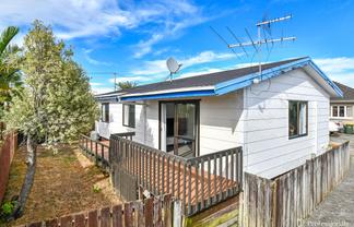 2/9 Porchester Road, Papakura