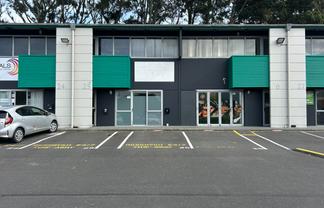 Modern 72m² Office - Airport Location