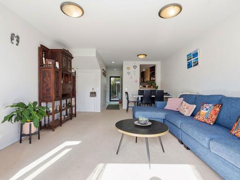 30/92 Bush Road, Albany