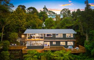 32 Rangiwai Road, Titirangi