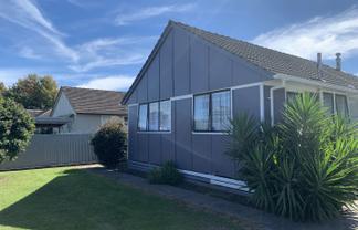 1212 Cunningham Crescent, Mayfair