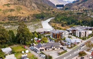 High-profile Queenstown mixed use asset