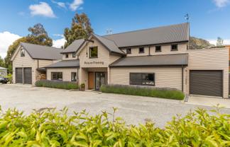 High-profile Queenstown mixed use asset