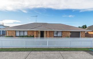 2/1 Nelson Street, Papakura