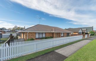 2/1 Nelson Street, Papakura