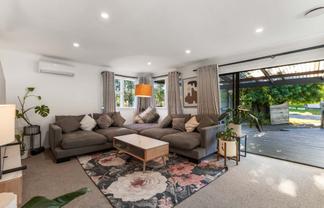 36 Sunline Ave, Massey