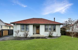 110 Savage Crescent, West End