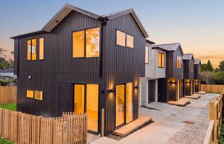 1-4/6 Allington Road, Massey