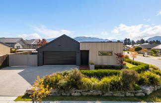 12 Pounamu Avenue, Wanaka