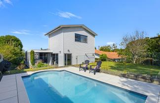 57 John Dee Crescent, Red Beach
