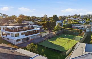 99 East Coast Road, Castor Bay