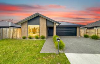 16 Mehrtens Crescent, Ravenswood