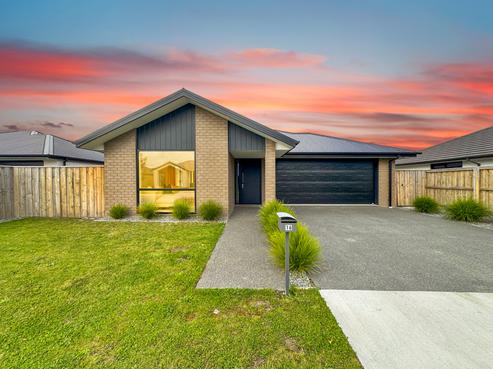 16 Mehrtens Crescent, Ravenswood