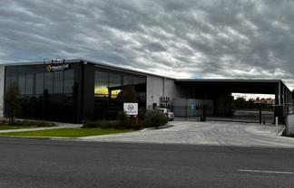 Versatile Industrial Workshop / Warehouse