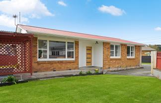 33 Garden Heights Avenue, Glenview