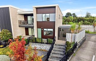 8/18 Titoki Street, Te Atatu Peninsula