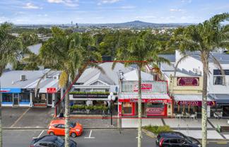 Freehold investment with potential redevelopment
