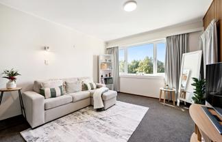 2/18 Agra Crescent, Khandallah