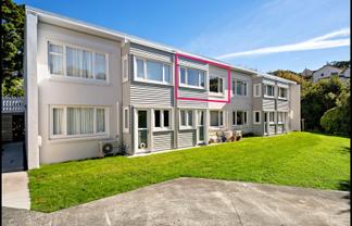 2/18 Agra Crescent, Khandallah