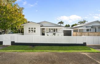 7 Huntingtree Avenue, Sandringham