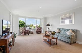 30 Ambassador Glade, Orewa