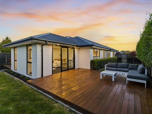 71 Sunline Avenue, Lincoln