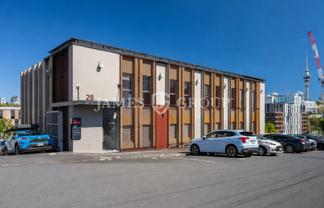 BRIGHT PARNELL OFFICE | PARKING + BALCONY VIEWS