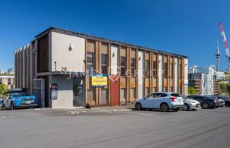 BRIGHT PARNELL OFFICE | PARKING + BALCONY VIEWS
