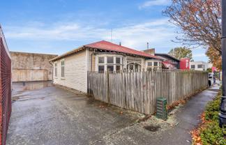 316 Wilsons Road North, Waltham