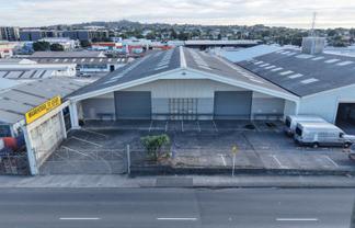 High profile Neilson St warehouse