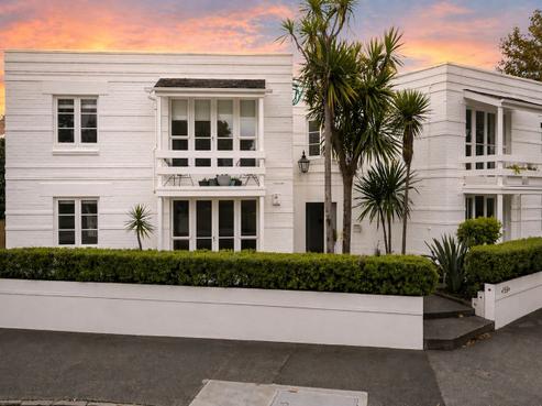 2/2 Herne Bay Road, Herne Bay