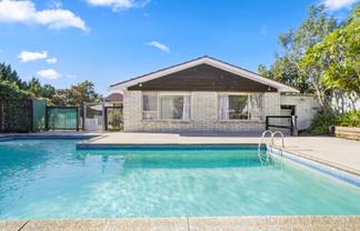 319 Albany Highway, Albany