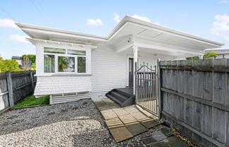 9 McCracken Road, Mount Wellington