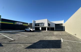 Superb Station Road opportunity