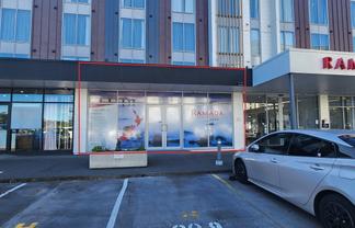 Small retail / office central Albany