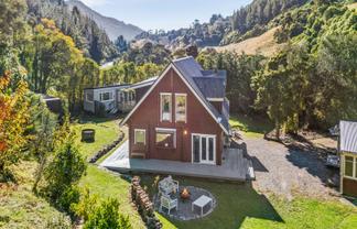 2 Teal Valley Road, Hira