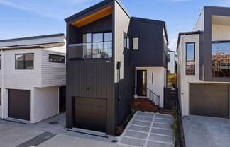 102E Te Oneroa Way, Long Bay