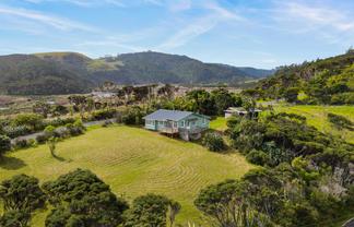 158 Bethells Road, Bethells Beach